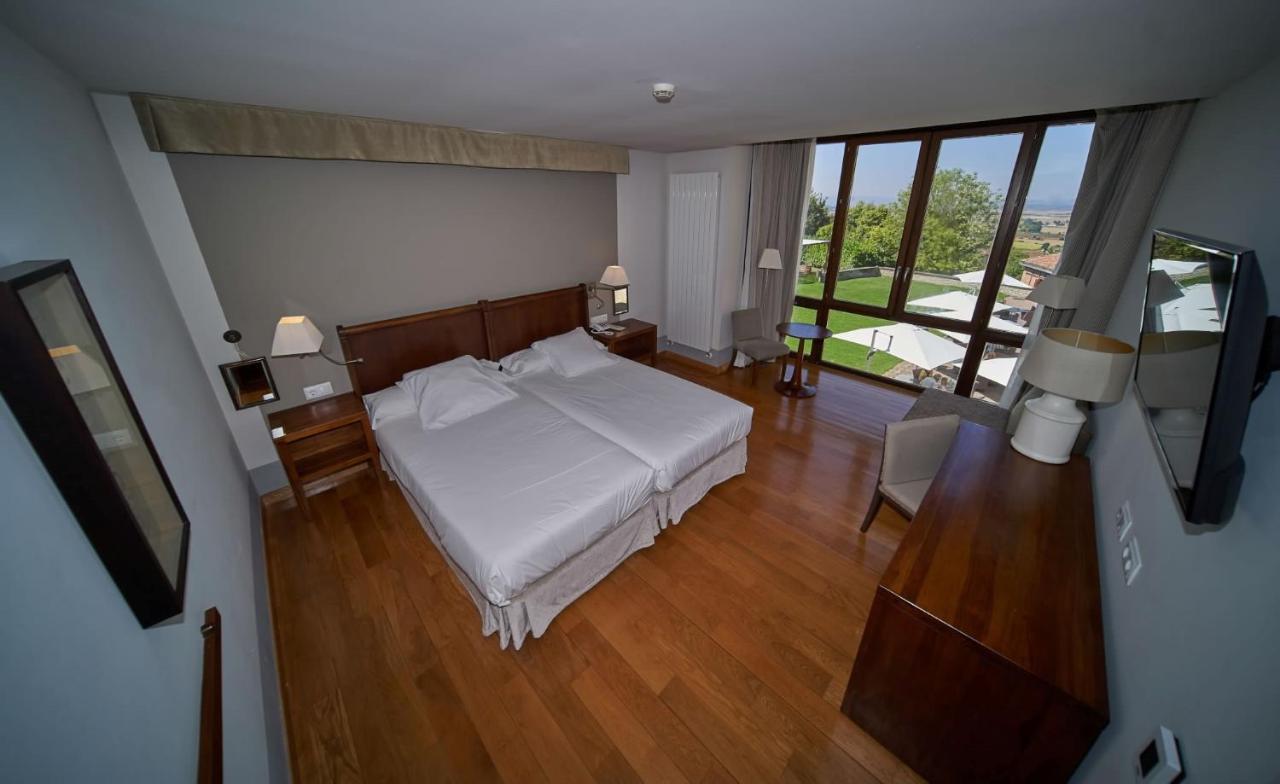 Parador De Argómaniz מראה חיצוני תמונה